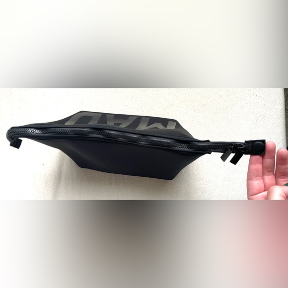 Mad Rabbit Toiletry Bag - Picture 5 of 7